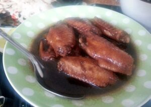 Easy Chinese dark sauce chicken wings
